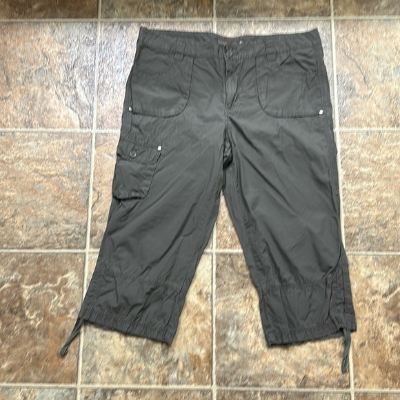 Cargo Pants-Cropped - Picture 1 of 3